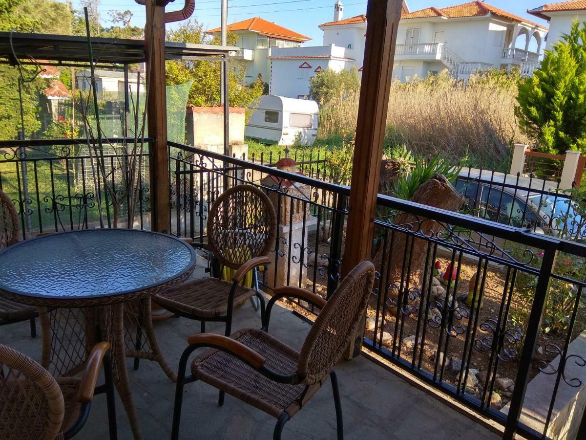 Villa Family Seaside House In Mouries Paralia Dionisiou Exterior foto